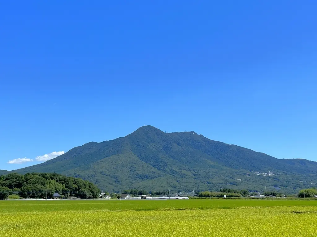 筑波山の男体山と女体山の双峰