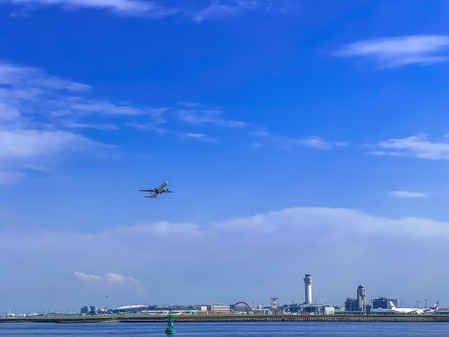 羽田空港の飛行機の離陸