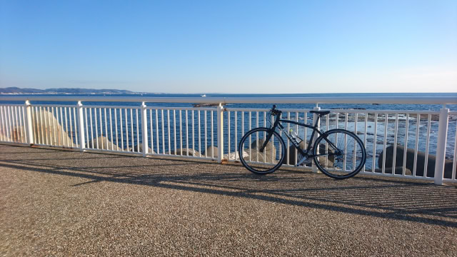 湘南海岸と自転車