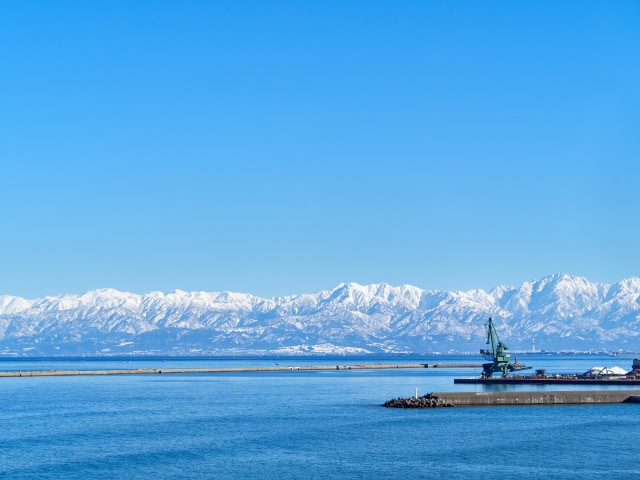 富山湾と立山連峰