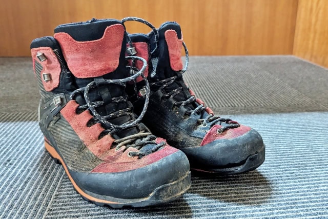 使い込まれた登山靴