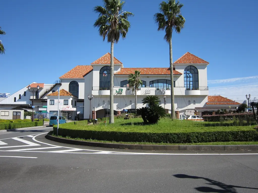 館山駅の駅舎