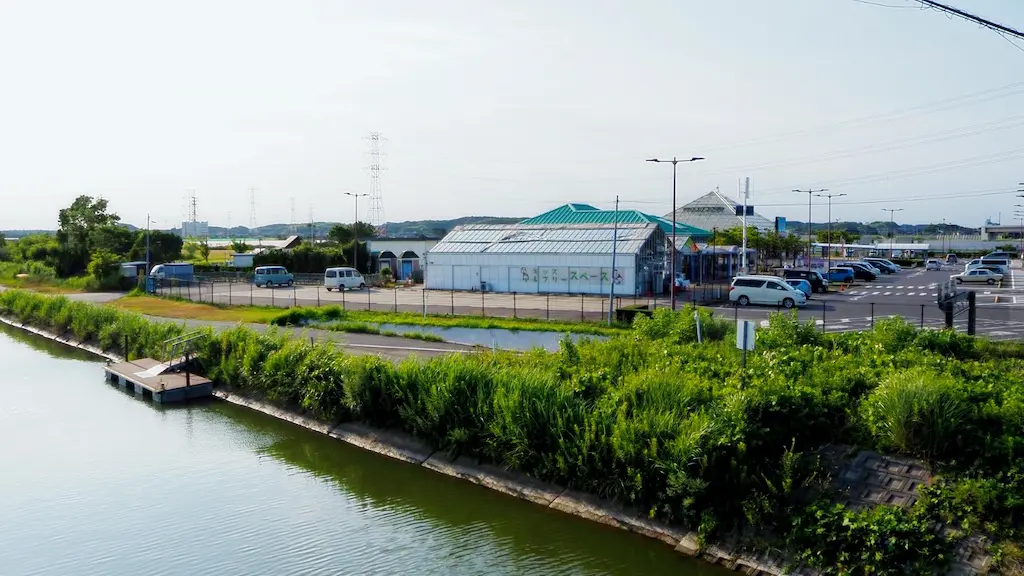 道の駅いたこの外観と施設