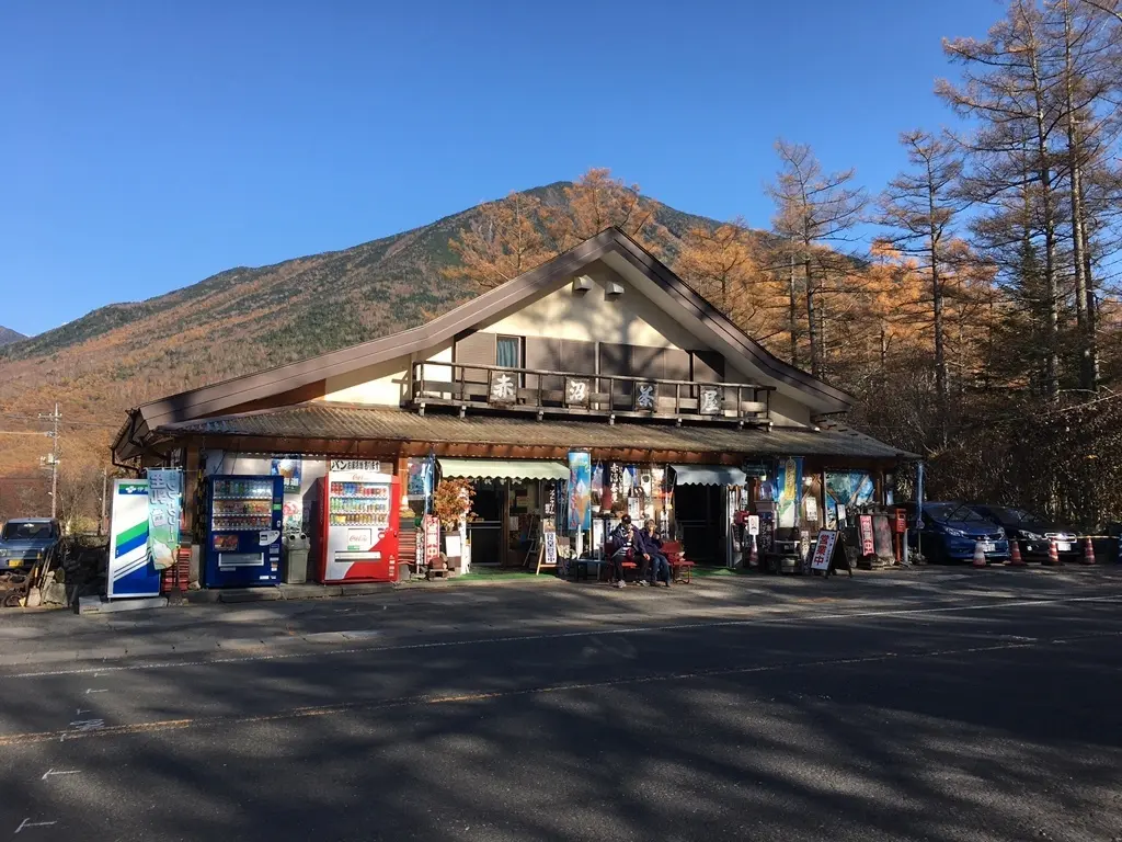 赤沼周辺から戦場ヶ原へ続く道