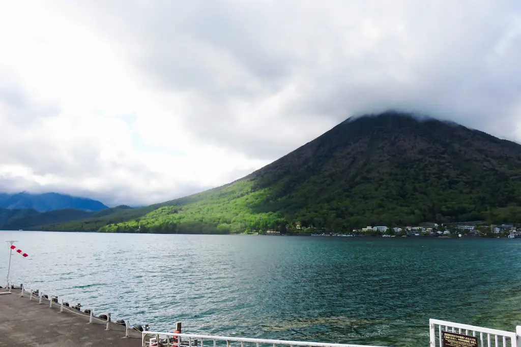 歌ヶ浜駐車場周辺の中禅寺湖畔