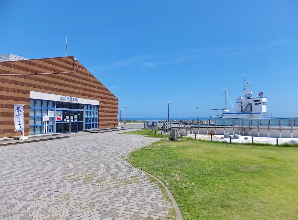道の駅ちくら潮風王国の施設外観