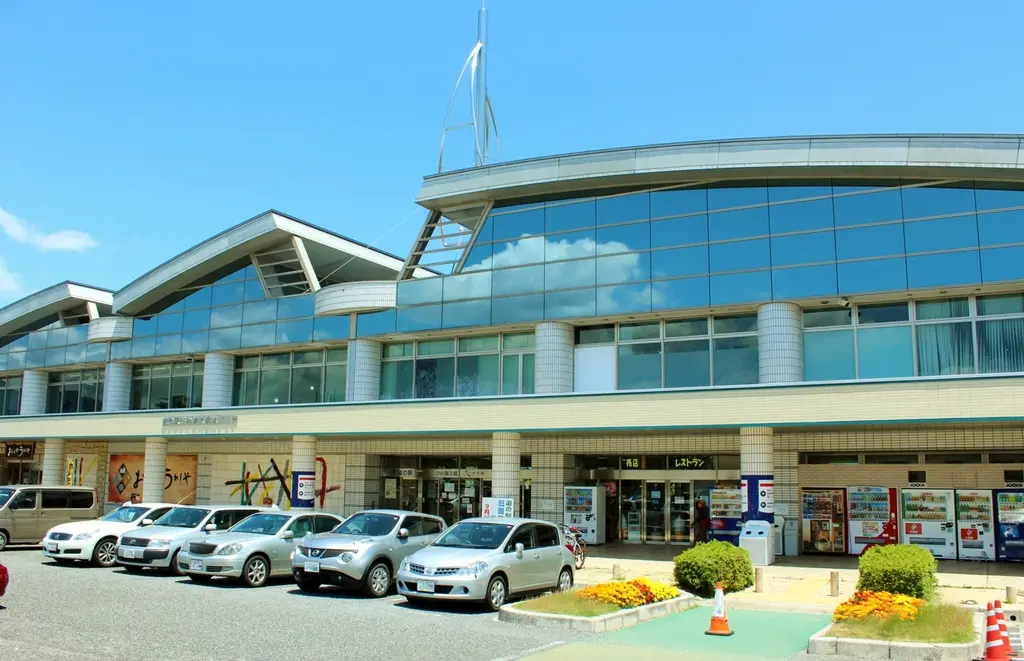 琵琶湖大橋と道の駅米プラザ