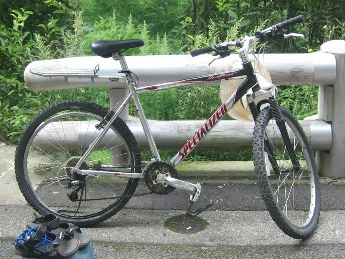 中古のスペシャライズドMTB(Hardrock)