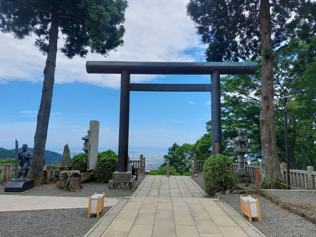 大山阿夫利神社と山頂風景