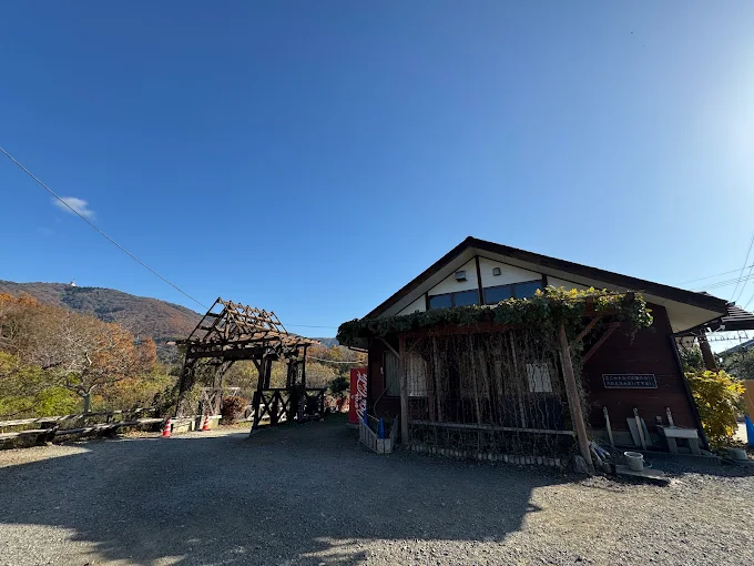 宝篋山小田休憩所から望む宝篋山の絶景