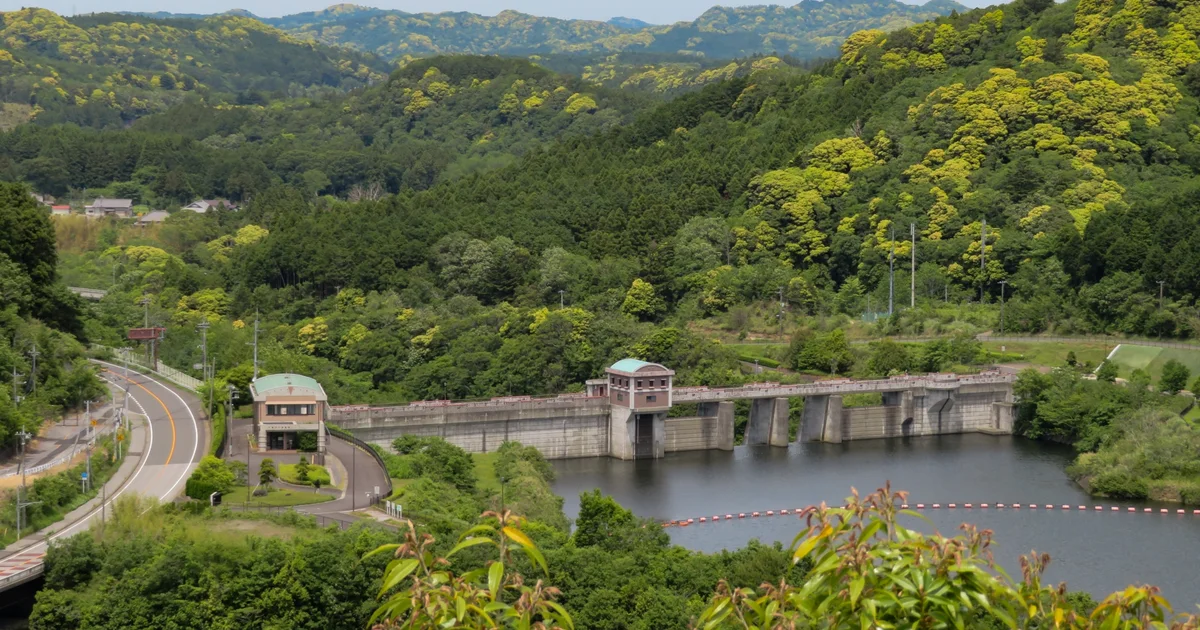 房総の内陸をつなぐ片倉ダム（笹川湖）の風景