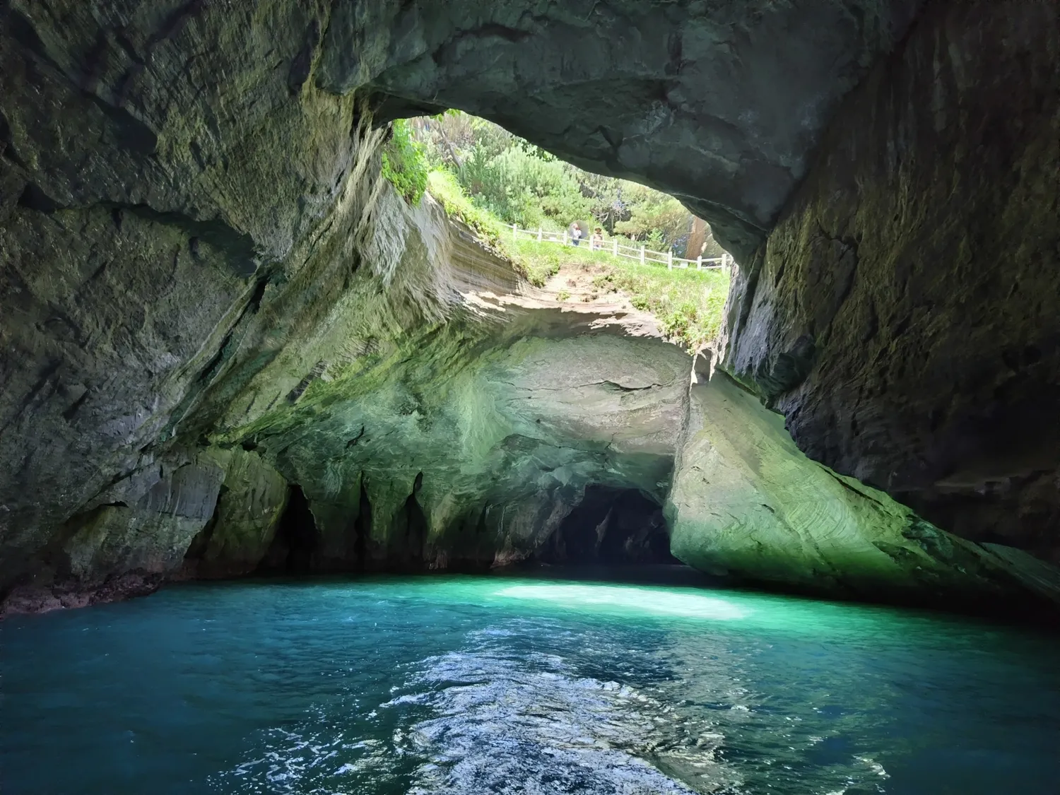 堂ヶ島の天窓洞