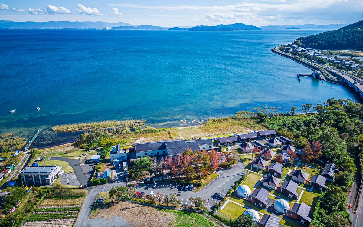 レイクサイドテラス琵琶湖の温泉付きグランピング施設