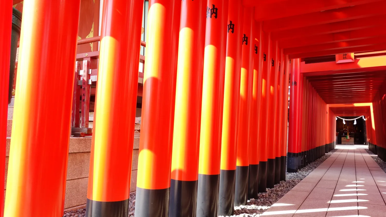 穴守稲荷神社の朱い鳥居
